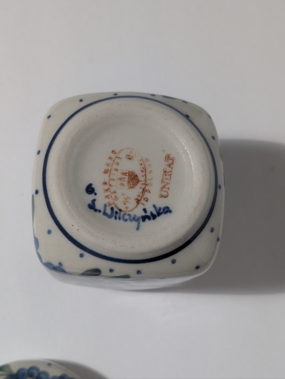 Polish Pottery Jar With Lid Boleslawiec - Picture 3 of 3